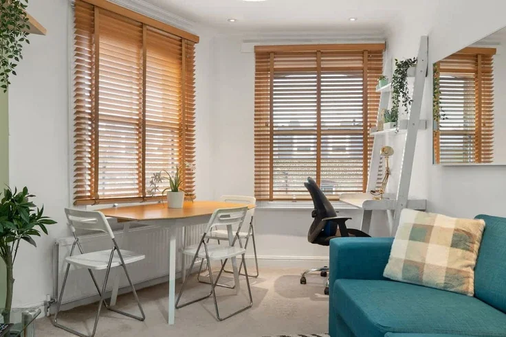 Flat Hornsey Road in Greater London