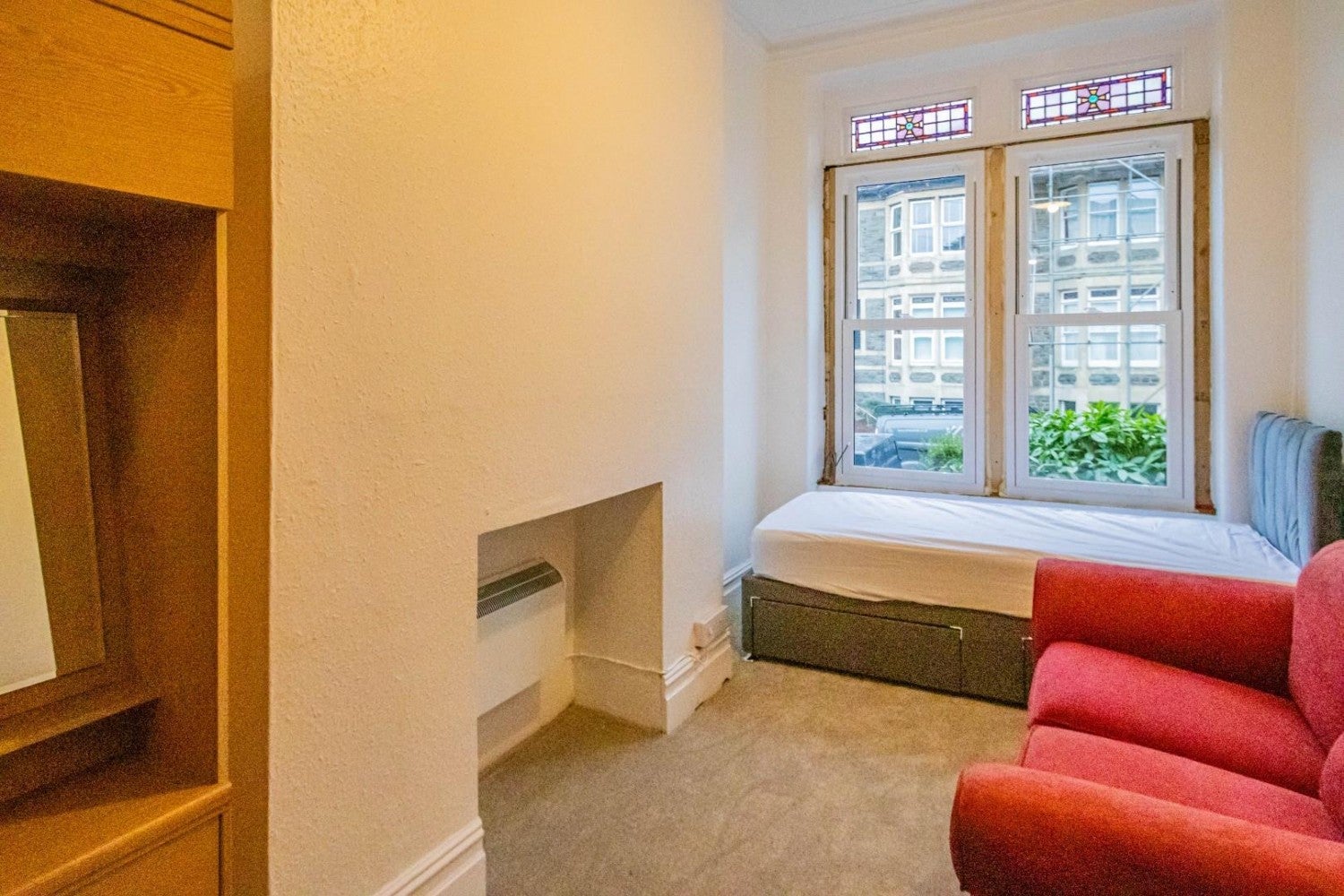 Room Burghley Road in Bristol
