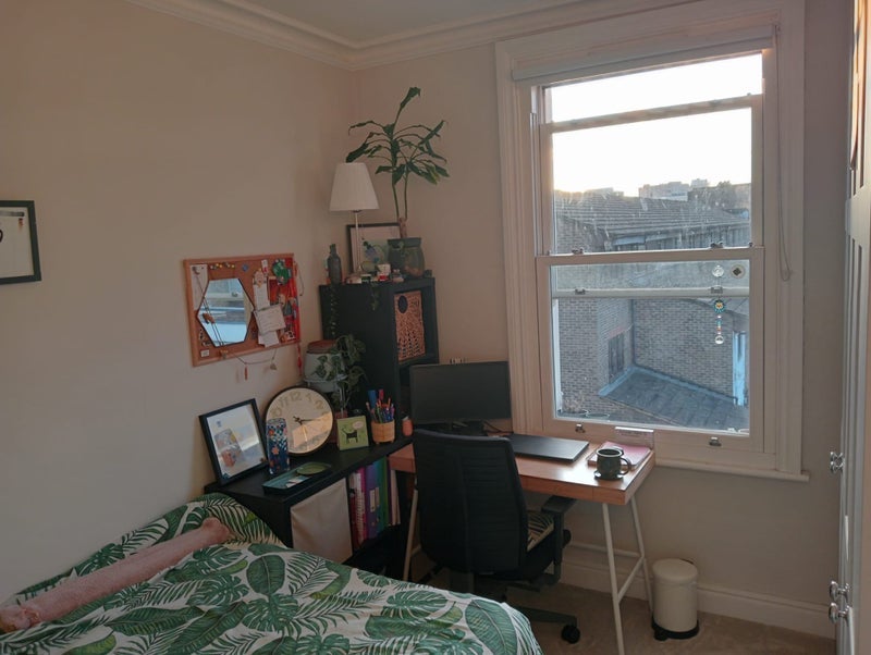 Room Castlehaven Road in Greater London