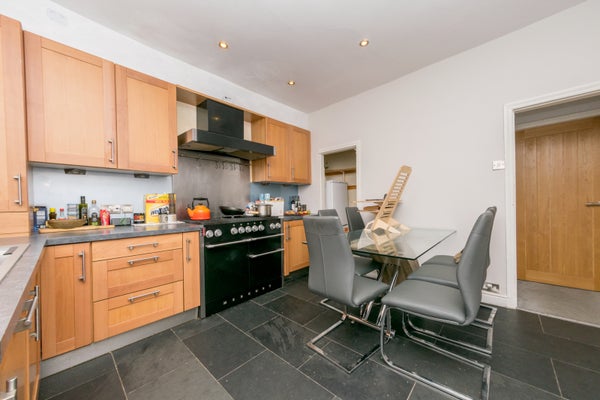 Flat Back Pasture Grove in Leeds