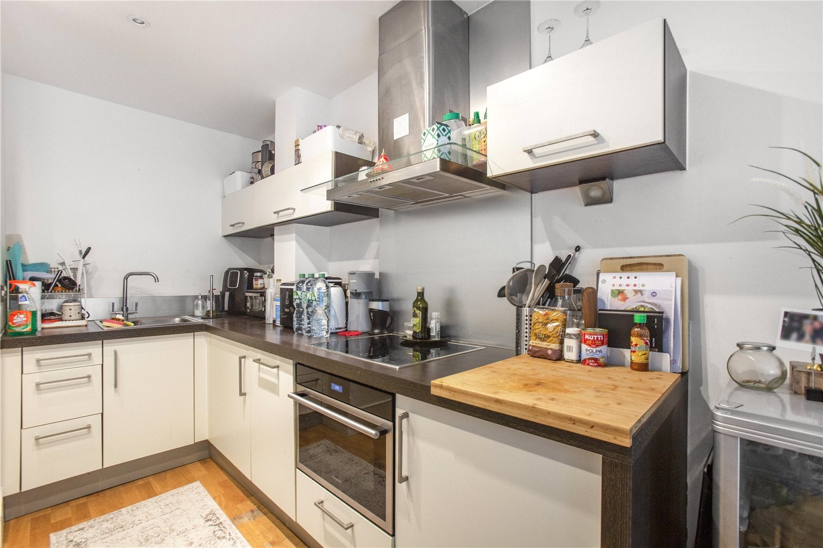 Flat Gillespie Road in Greater London