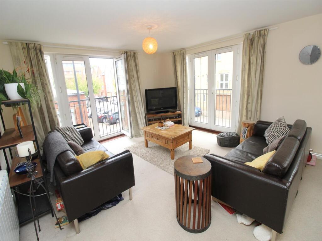 Flat Harrowby Street in Cardiff