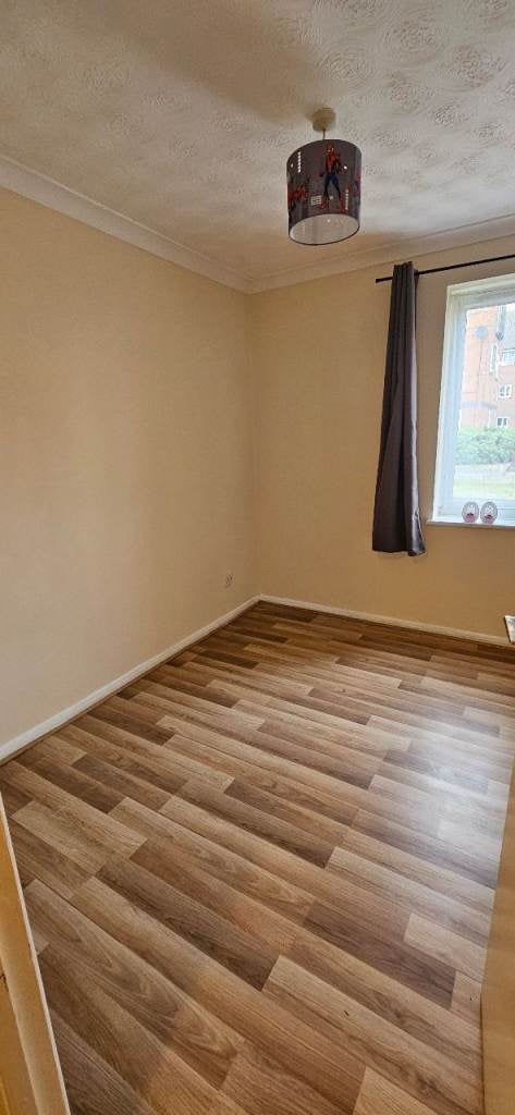 Flat Lower Hall Lane in Greater London