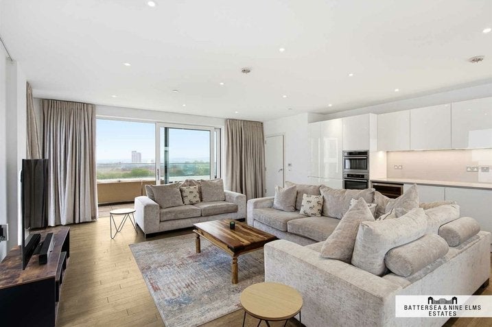 Flat Wandsworth Road in Greater London