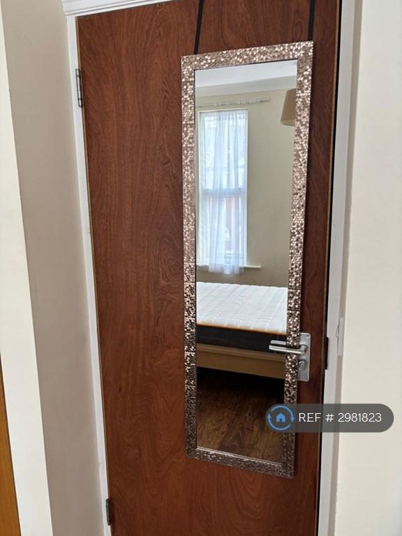 Room Morrison Avenue in Greater London