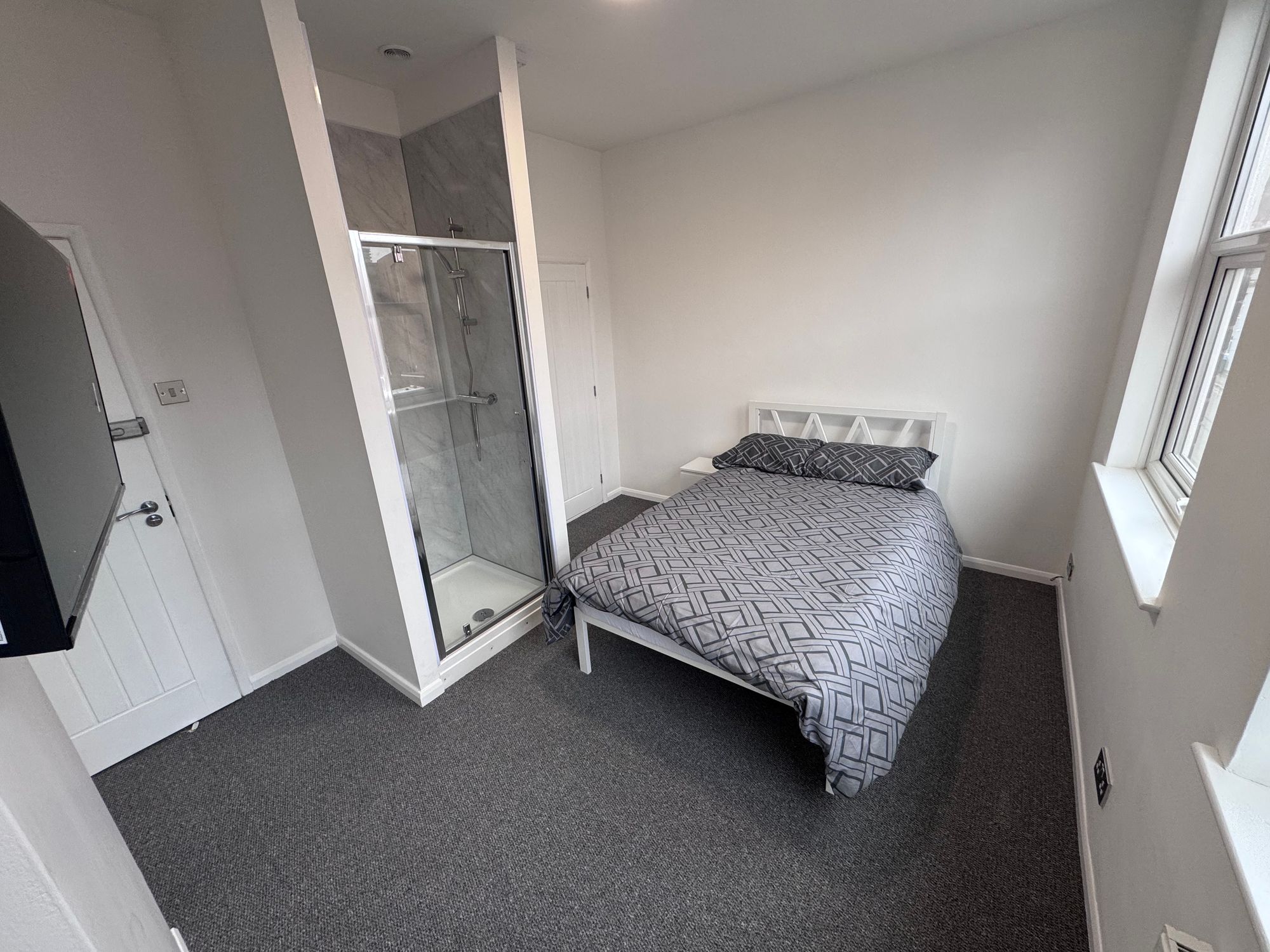 Room Lower Ford Street in Coventry