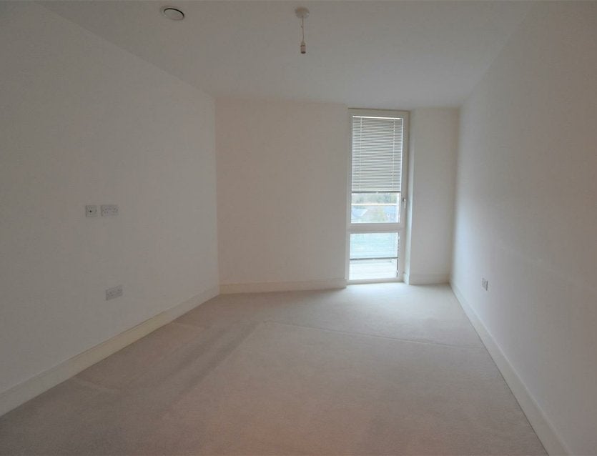 Flat Garnet Place in Greater London