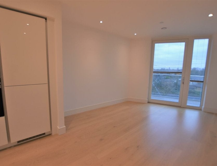 Flat Garnet Place in Greater London