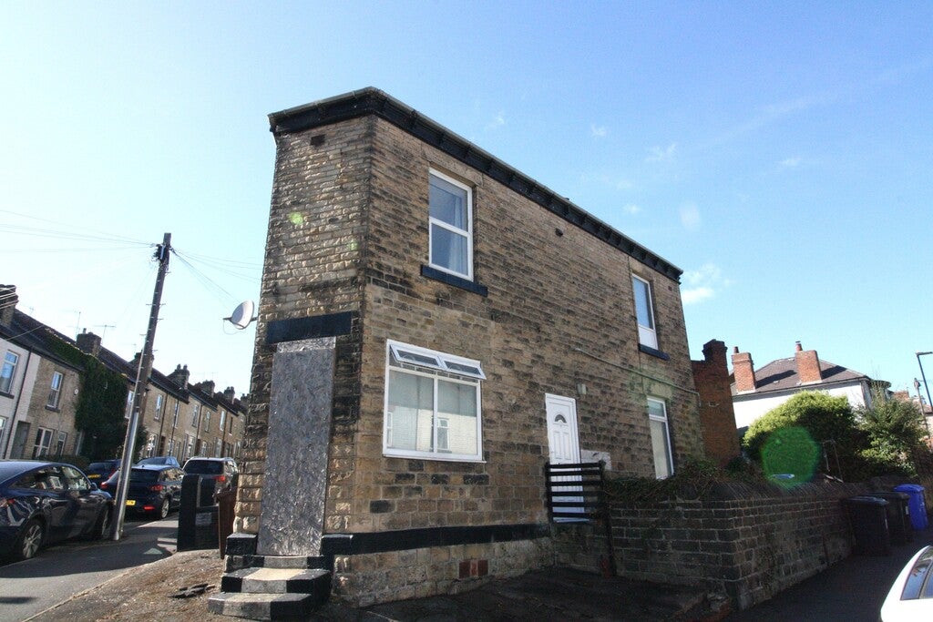 Flat Warner Road in Sheffield
