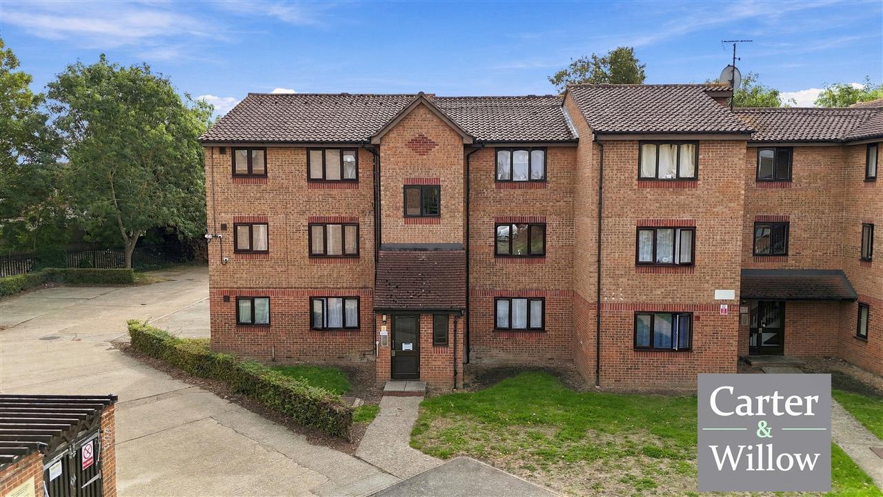 Flat Oxlow Lane in Greater London