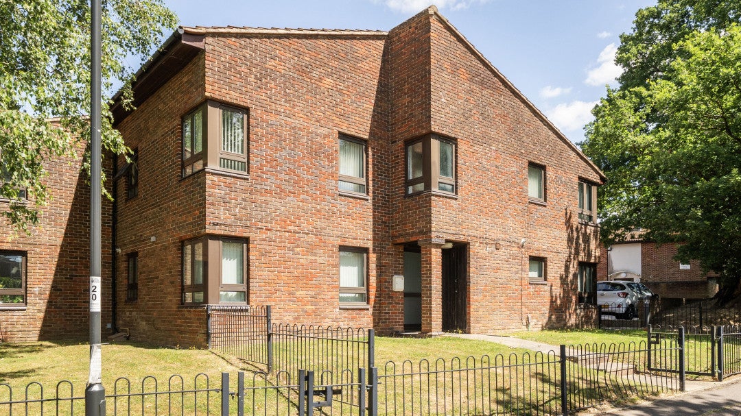 Flat Blackwater Lane in Crawley