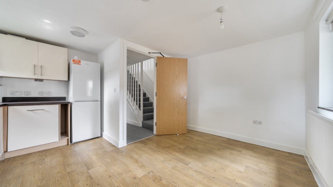 Flat Blackwater Lane in Crawley