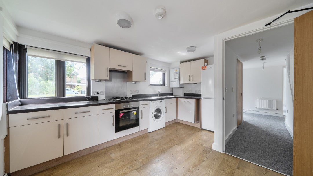 Flat Blackwater Lane in Crawley