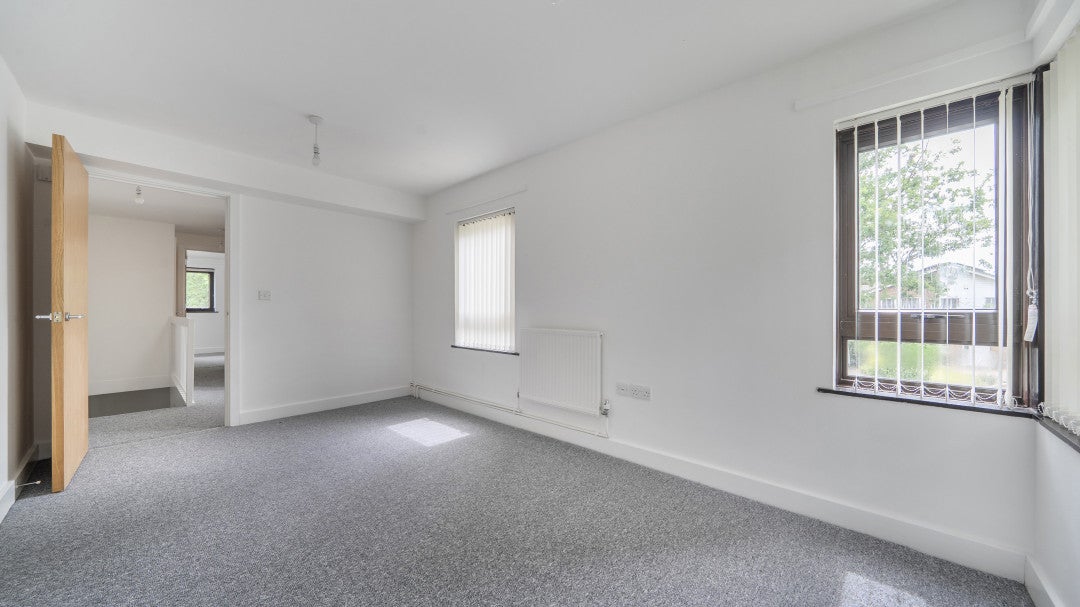 Flat Blackwater Lane in Crawley