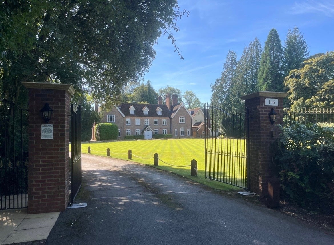 Flat Coopers Green Lane in Welwyn Hatfield