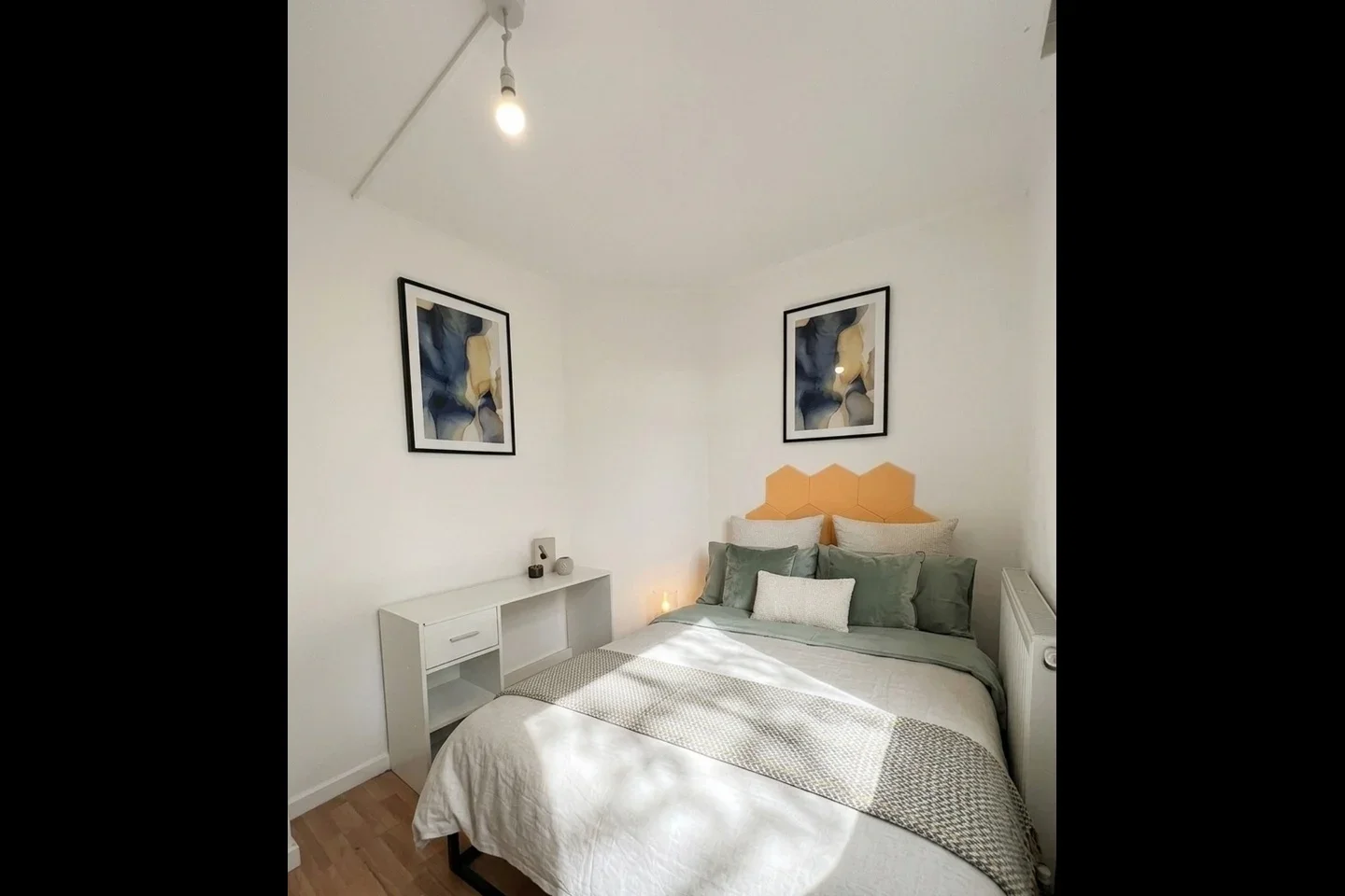 Room Guildford Road in Greater London