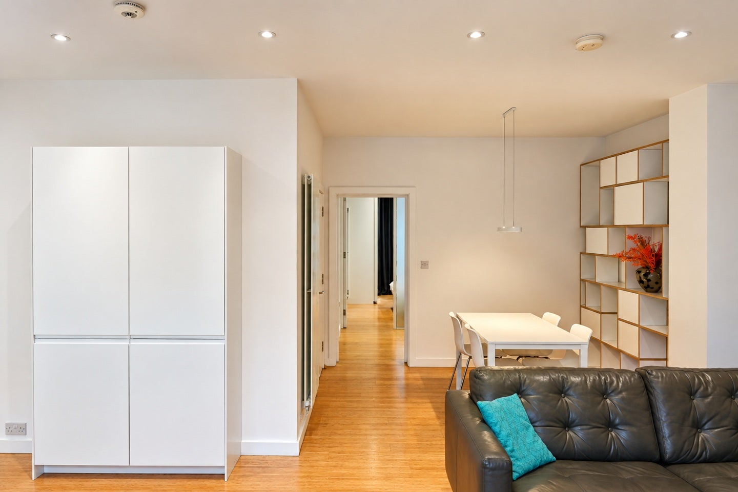 Flat Teesdale Street in Greater London