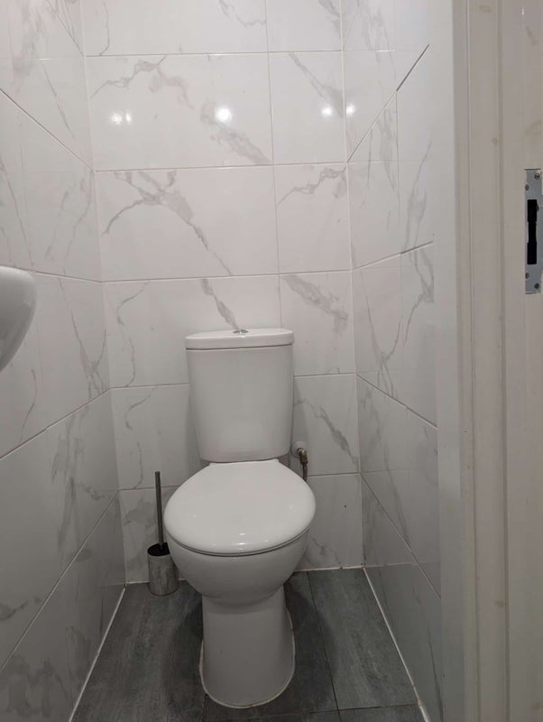 Room Ramsden Road in Greater London