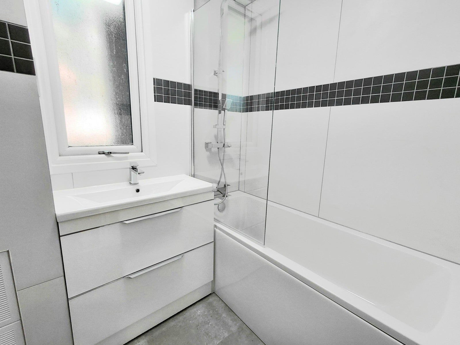 Flat Chandos Way in Greater London