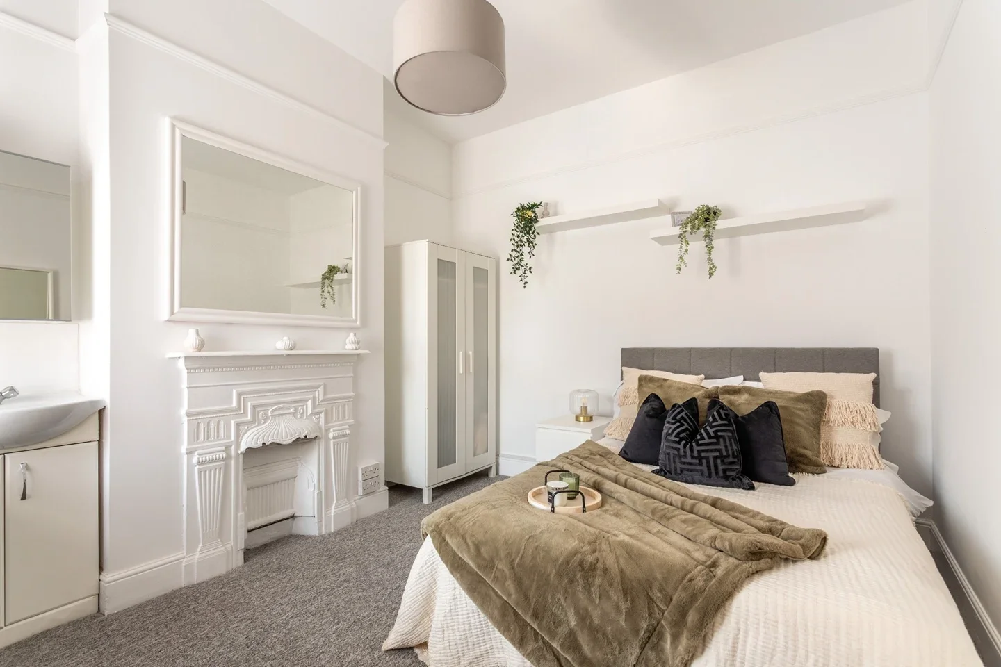 Room Elms Avenue in Eastbourne