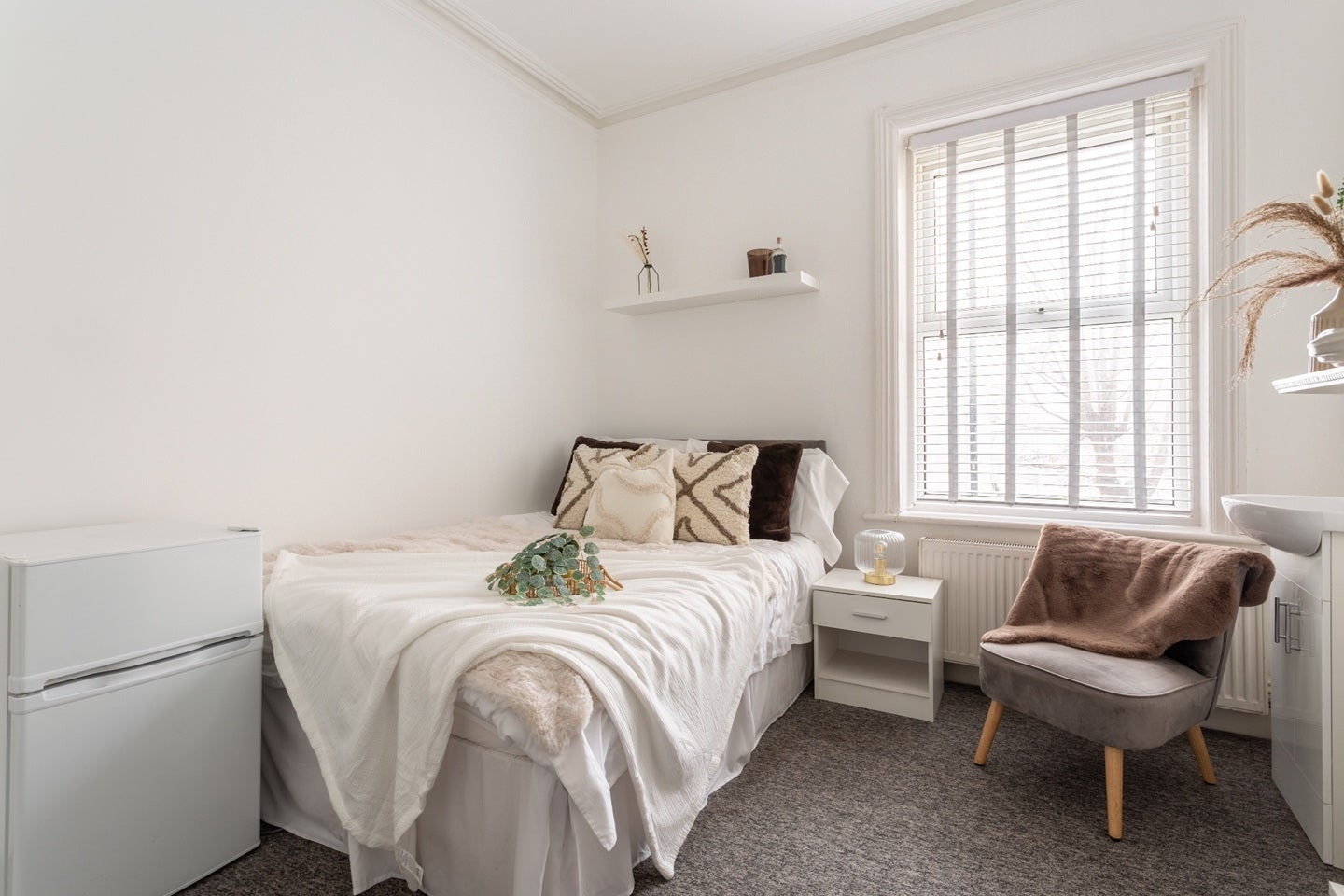 Room Elms Avenue in Eastbourne