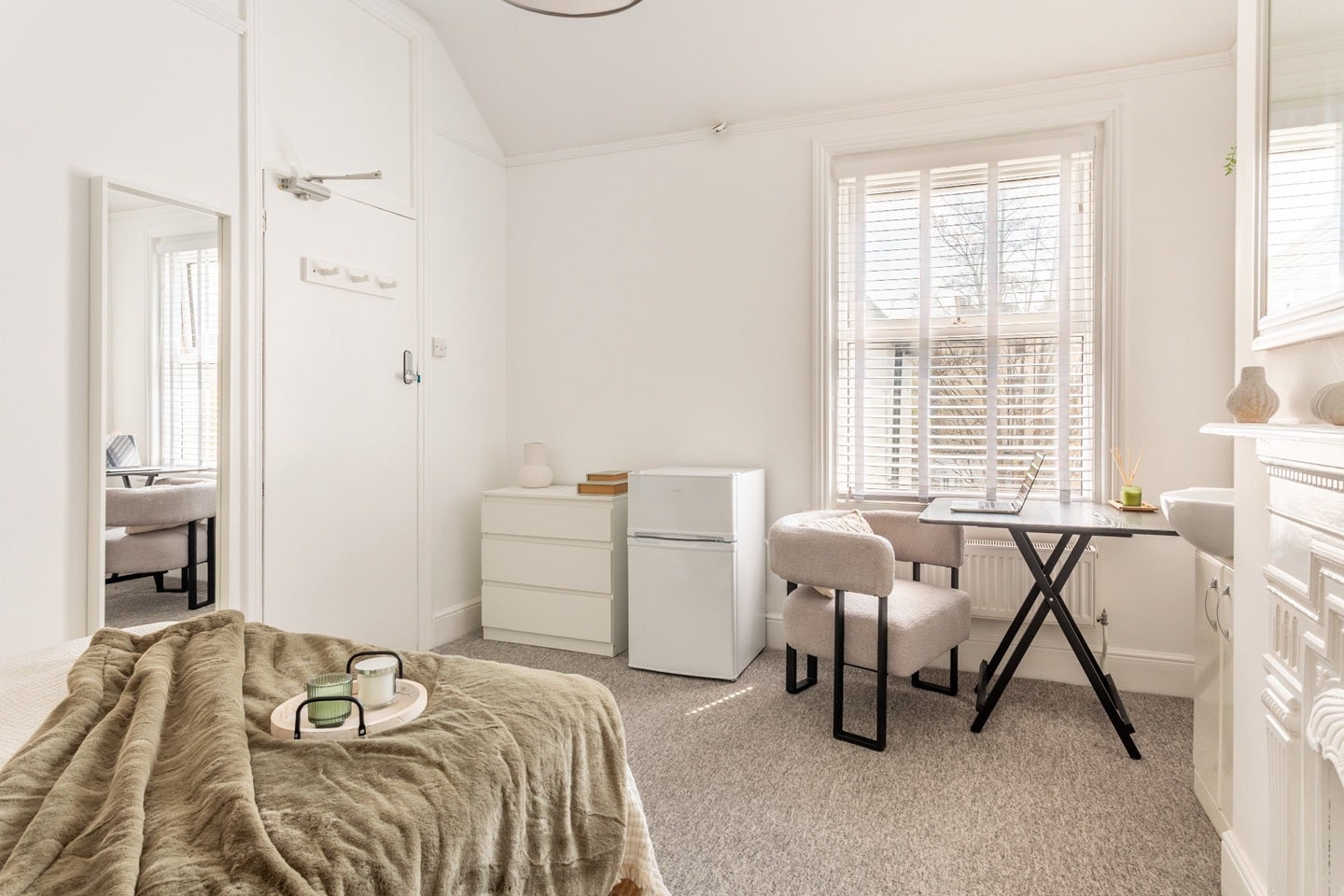 Room Elms Avenue in Eastbourne