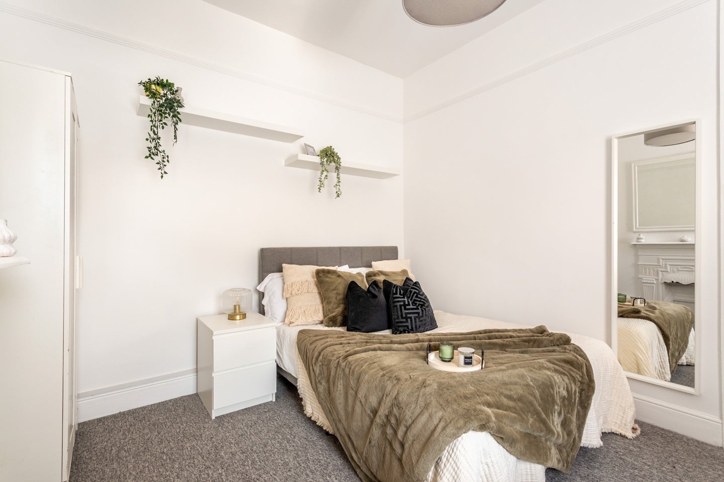 Room Elms Avenue in Eastbourne