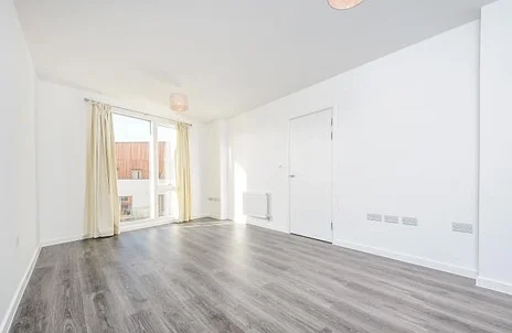 Flat Kidwells Close in Maidenhead
