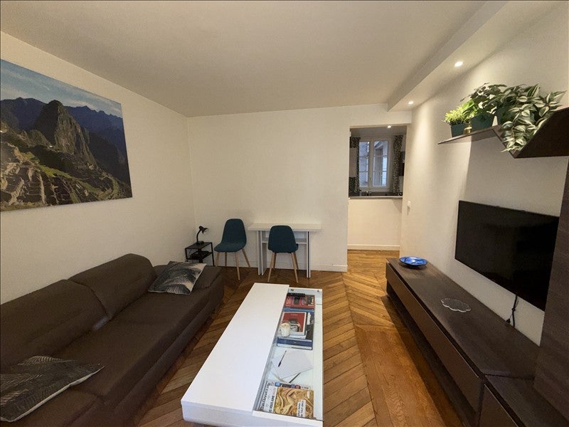 Flat Rue Pasteur in Paris
