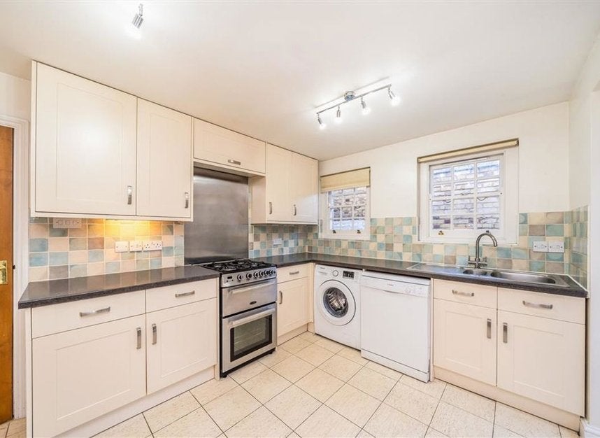House Brand Street in Greater London