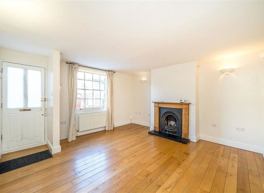 House Brand Street in Greater London