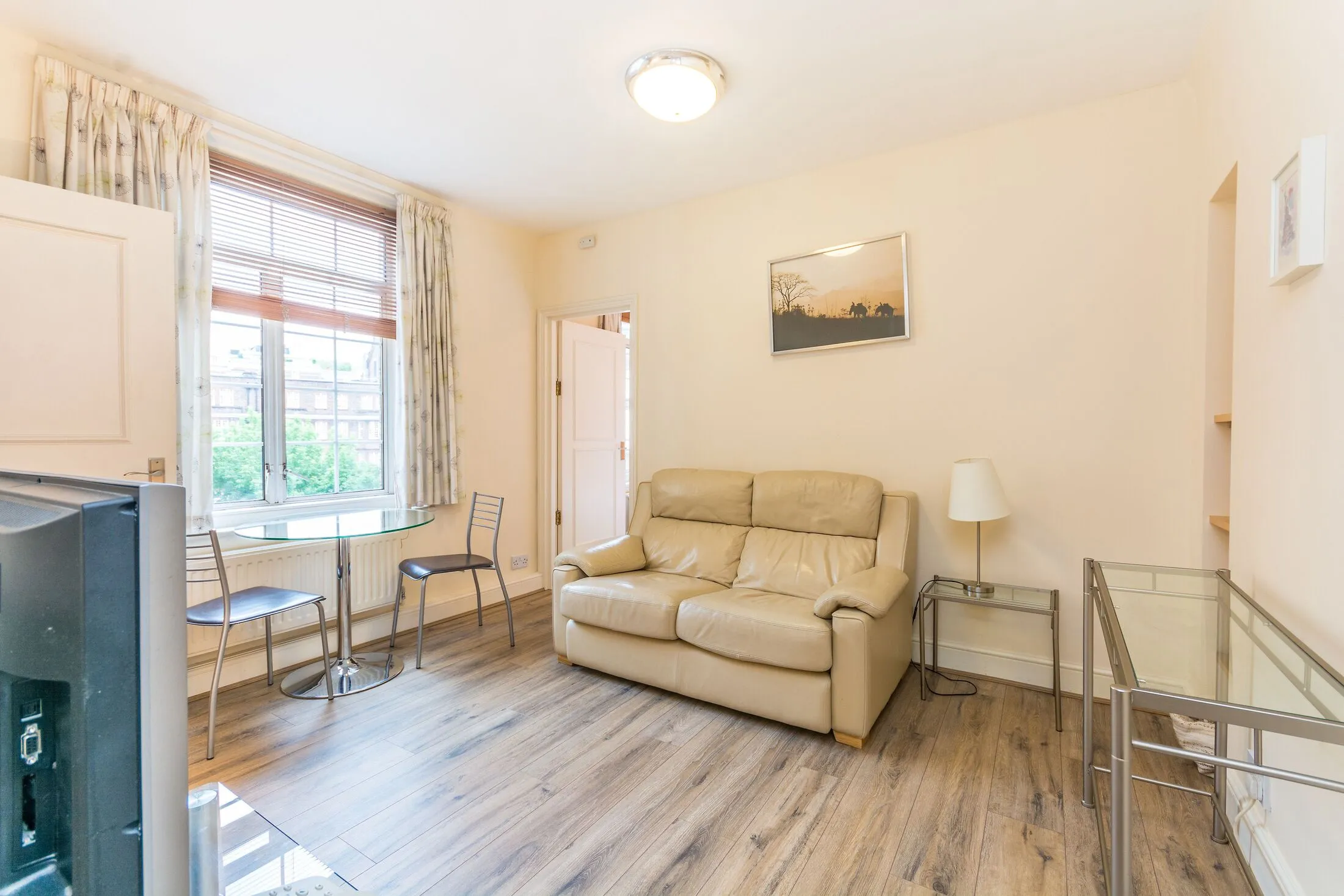 Flat Forset Street in City of Westminster