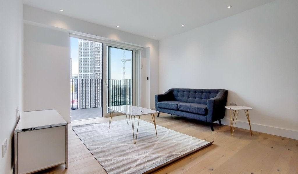Flat Exchange Gardens in Greater London