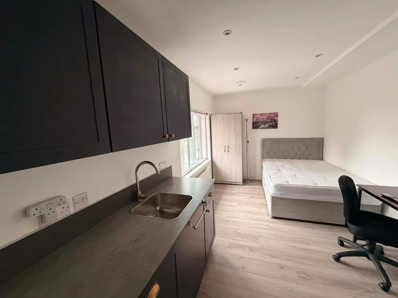 Flat Ash Grove in Greater London
