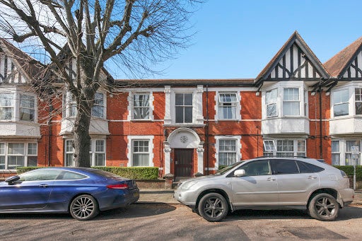 Room Northcote Avenue in Greater London