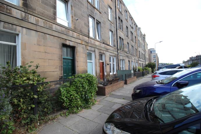 Flat Pitt Street in City of Edinburgh