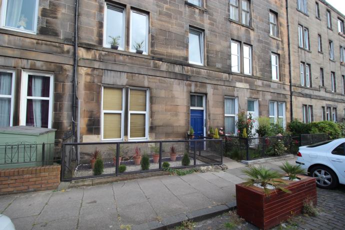Flat Pitt Street in City of Edinburgh