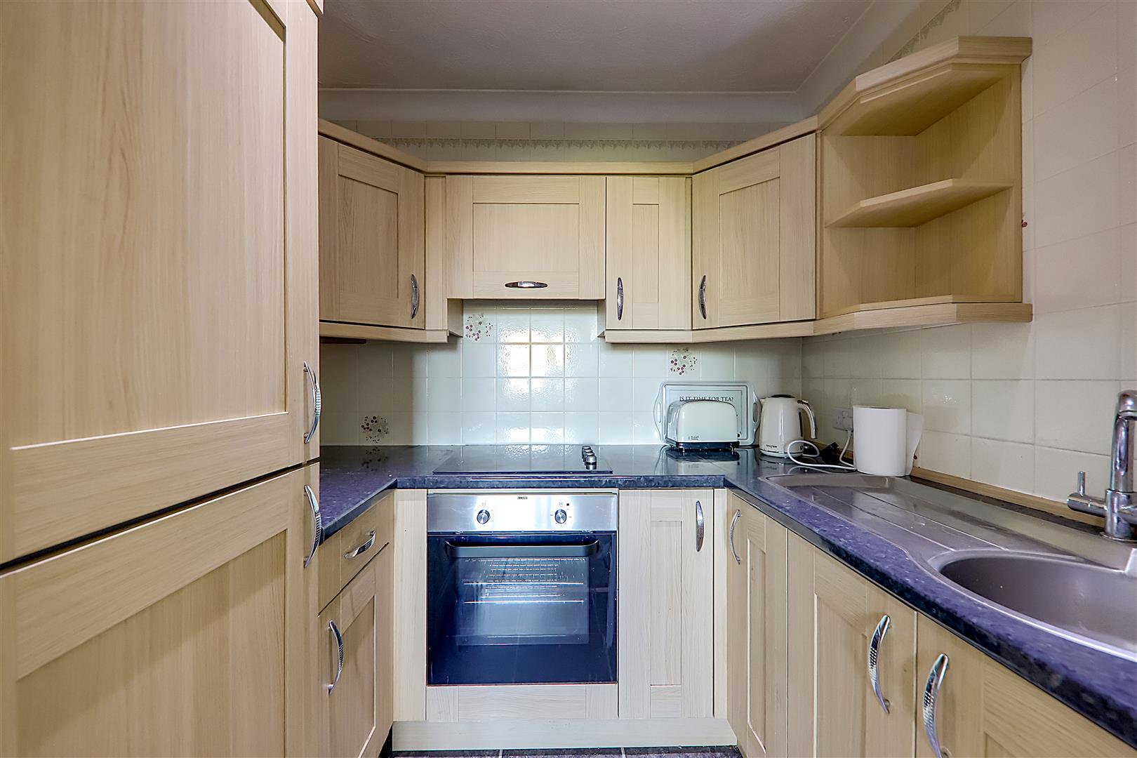 Flat Broadwater Road in Worthing