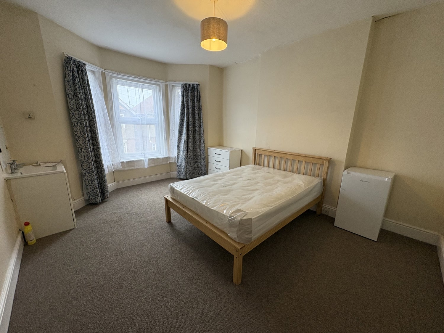 Room St Mary's Road in Bournemouth