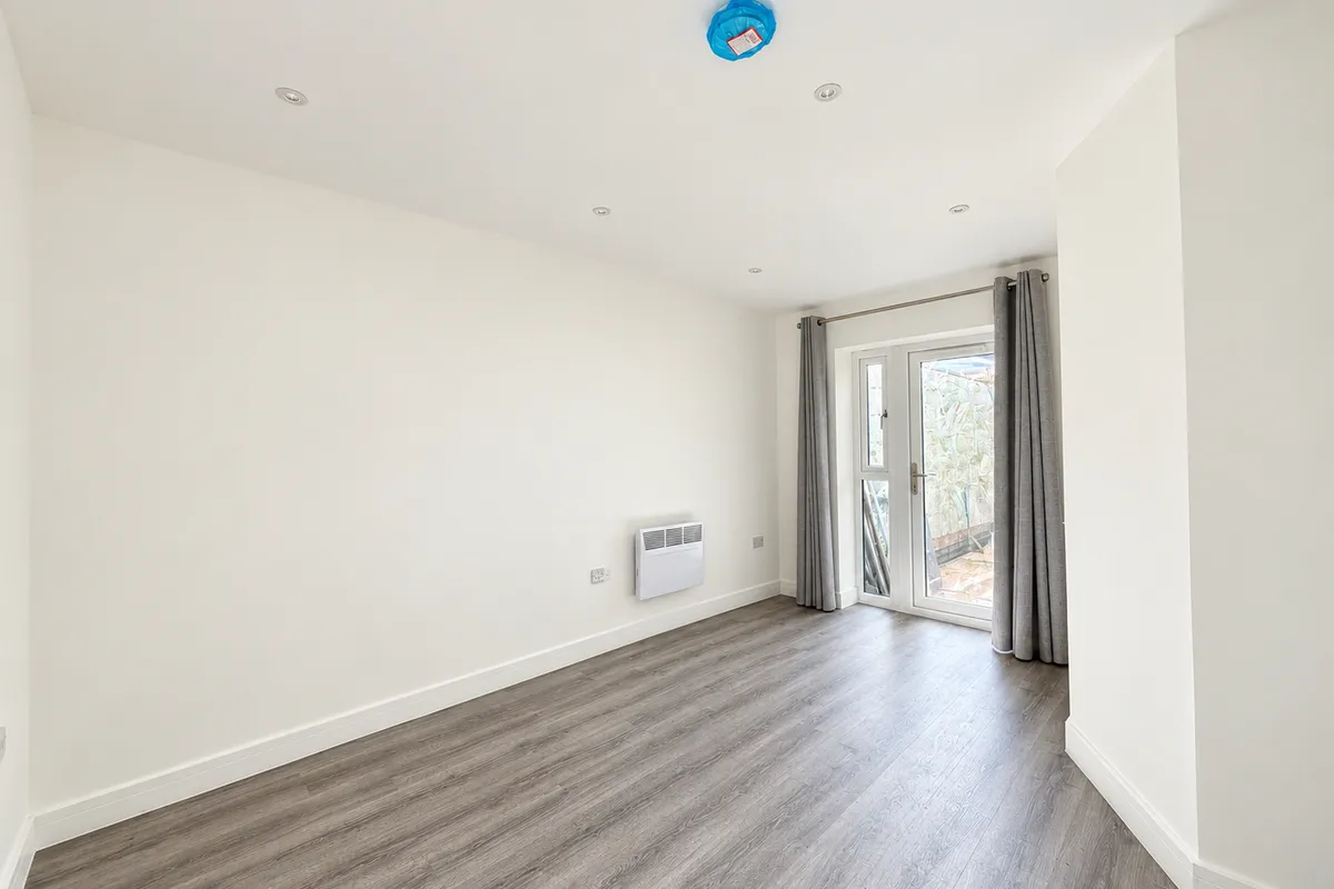 Flat Ordnance Road in Southampton