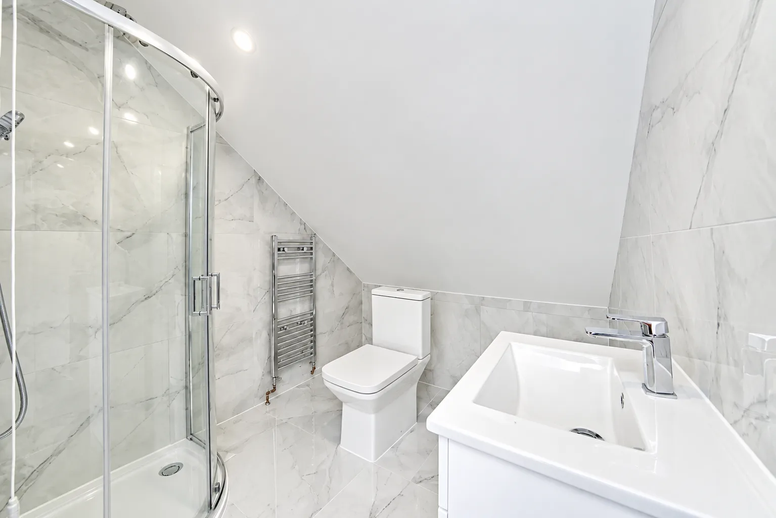 Room Mottingham Road in Greater London