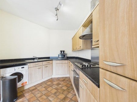 Flat Ferncliffe Road in Bradford