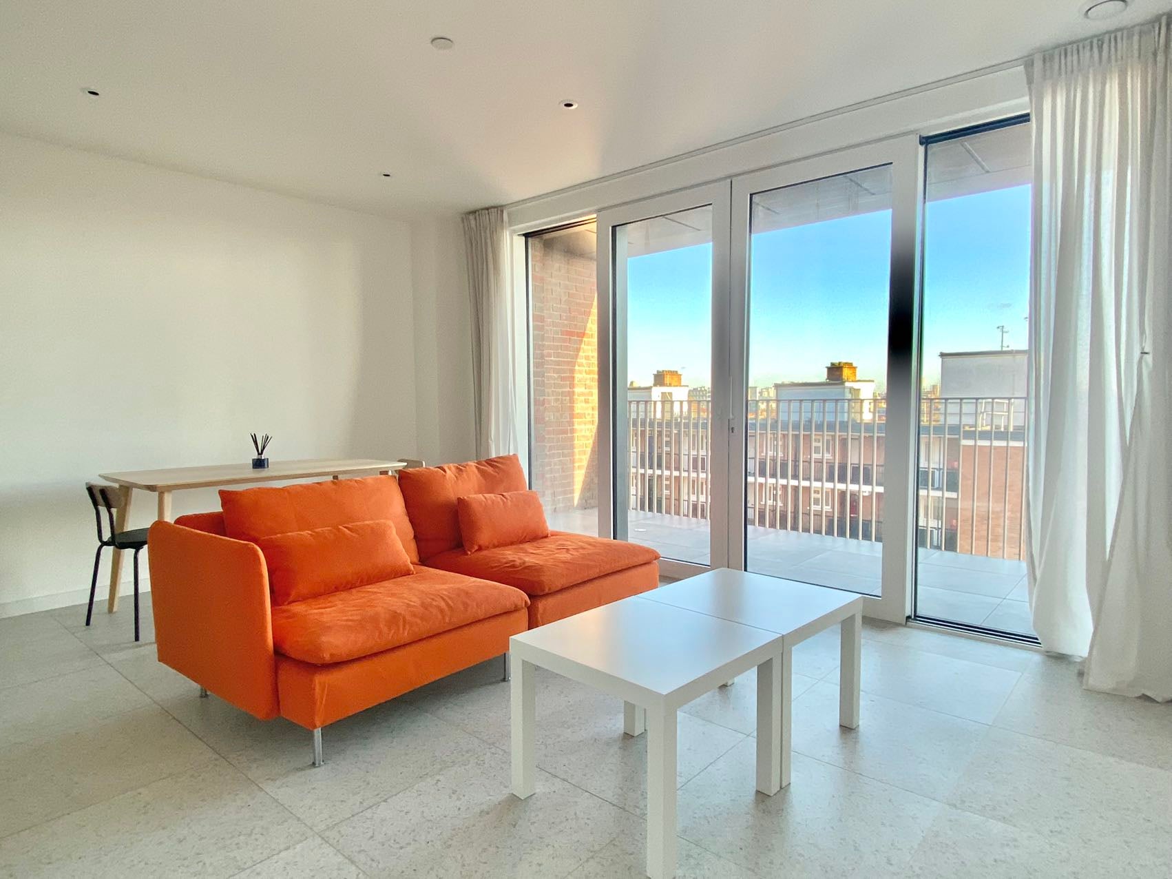Flat Sidney Street in Greater London