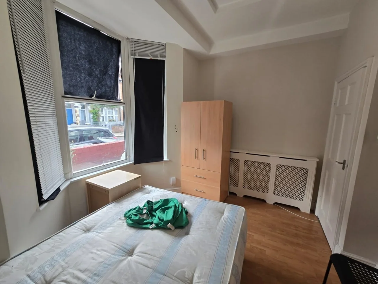 Flat Winchelsea Road in Greater London