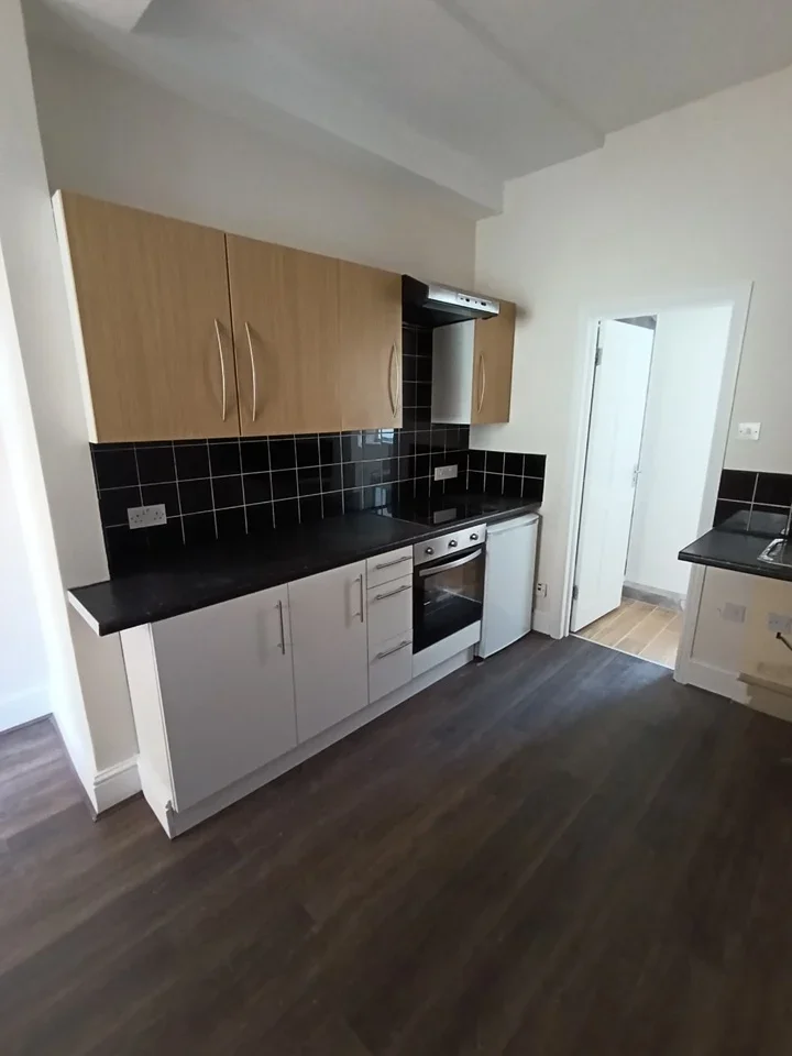 Flat Winchelsea Road in Greater London