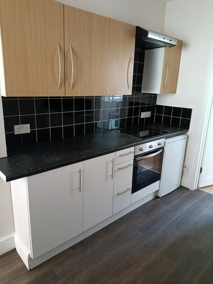 Flat Winchelsea Road in Greater London