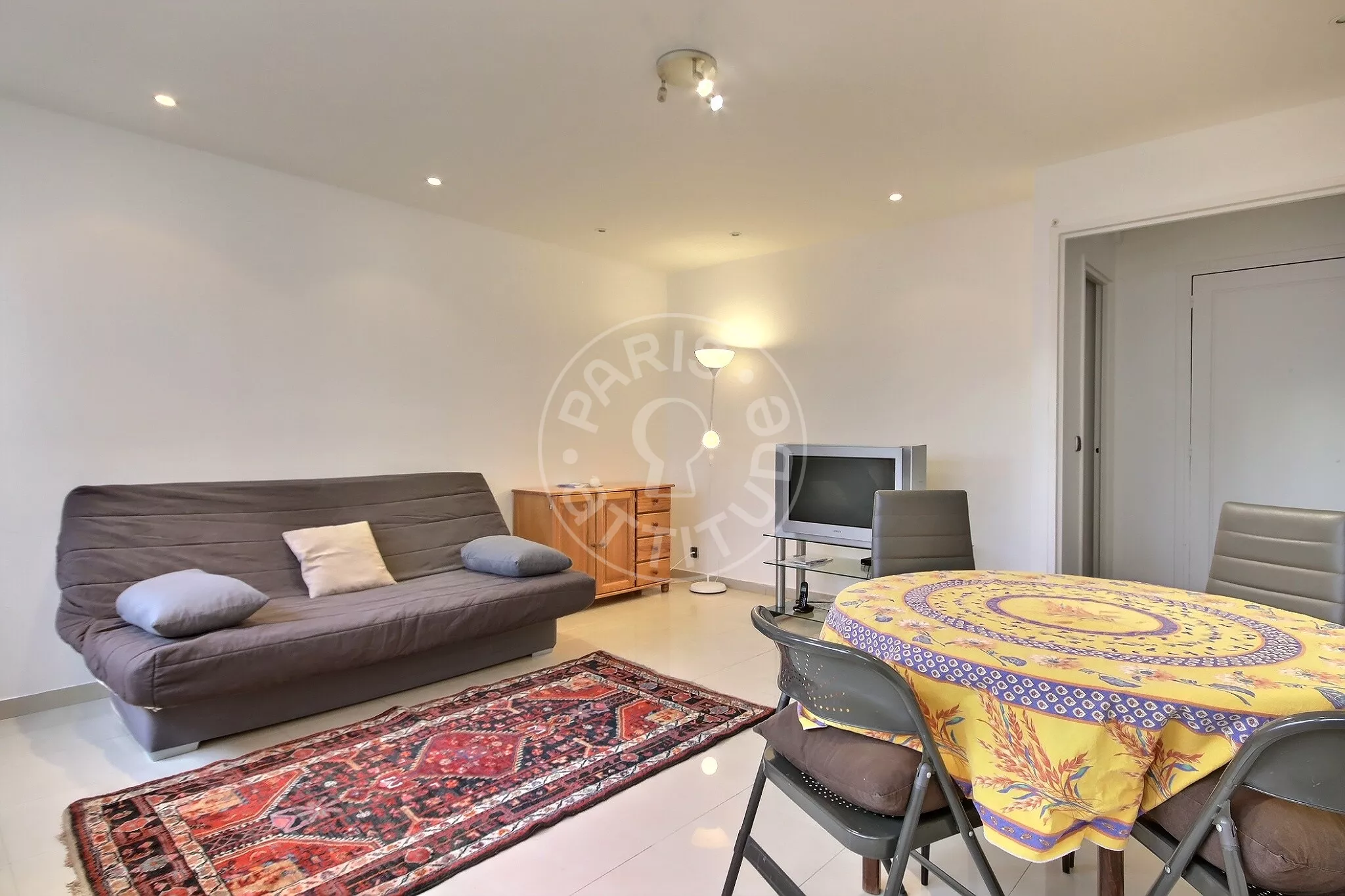 Flat Rue Michel-Ange in Paris