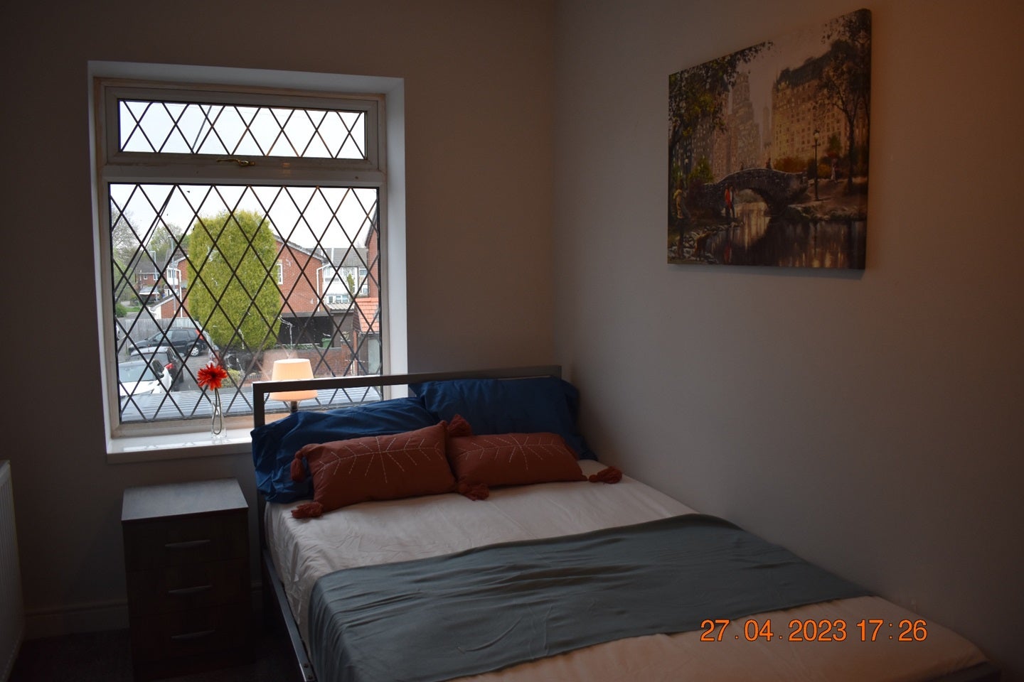 Room Moorside Street in Tameside