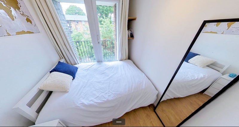 Room Solon New Road in Greater London