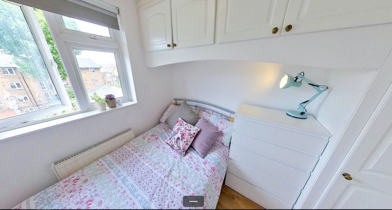 Room Solon New Road in Greater London
